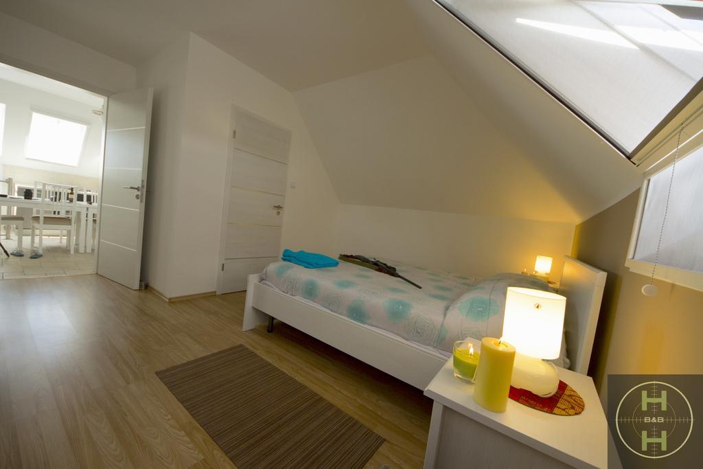 Hunters House Kft Bed And Breakfast Toltestava Zimmer foto